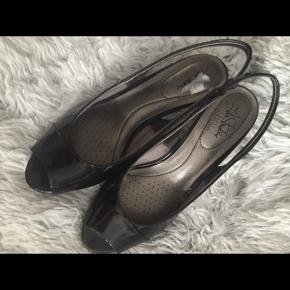 Women’s size 9 peep toe, sling back 2 inch